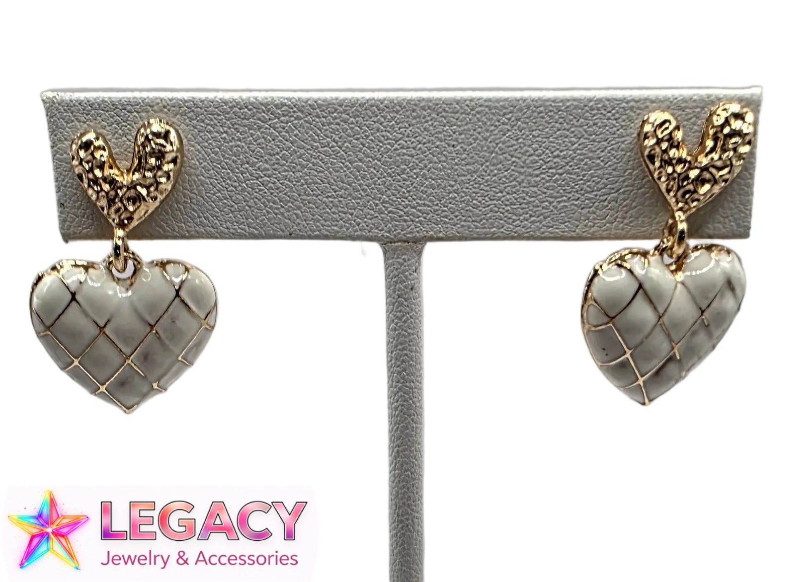 Royal Embrace(White) - E696-6